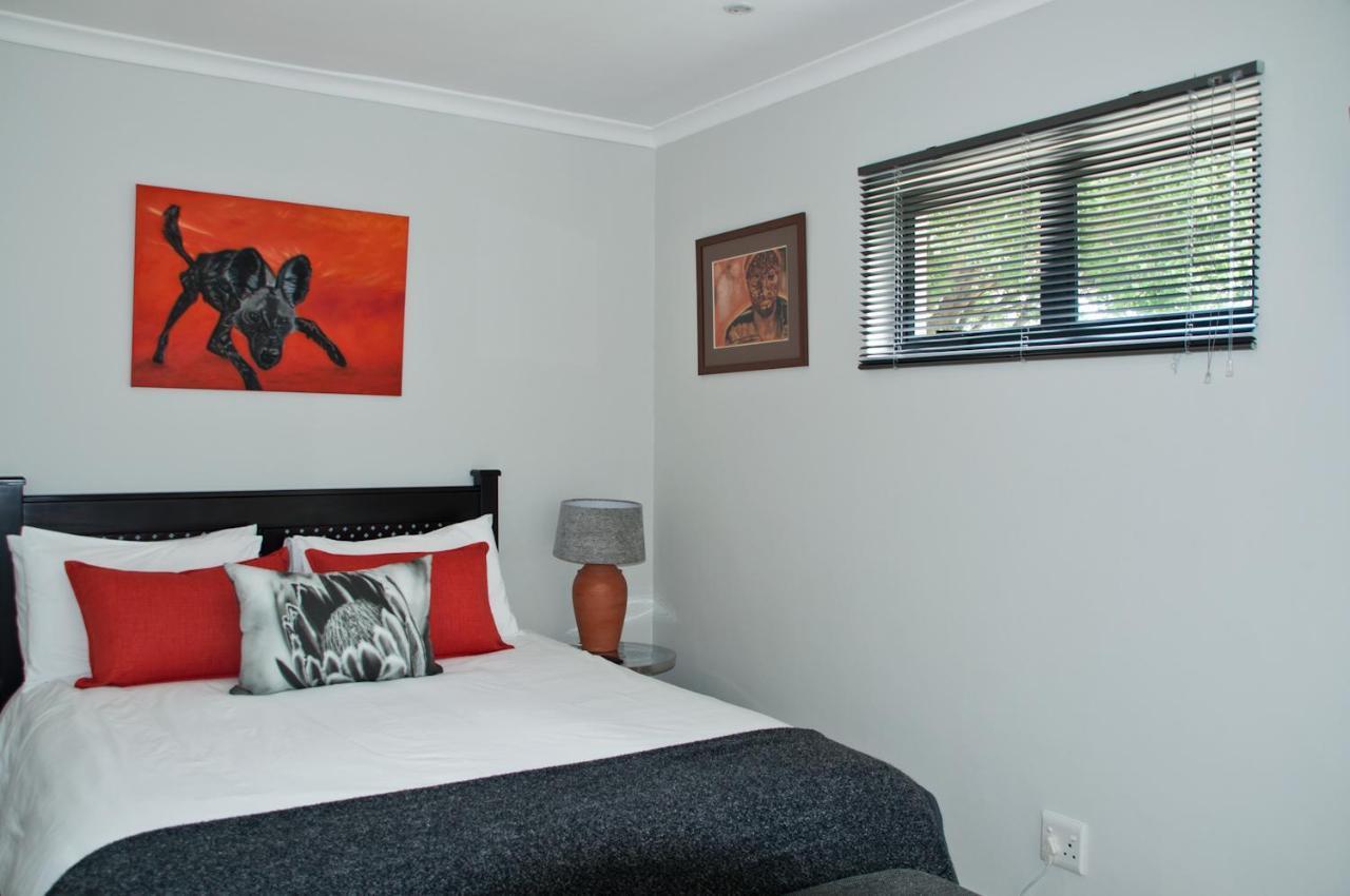 Somersby Guest House Hout Bay Esterno foto