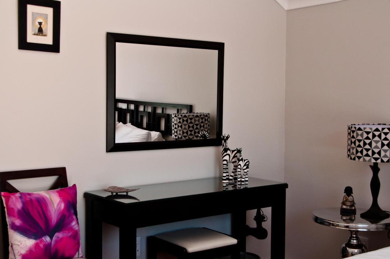 Somersby Guest House Hout Bay Esterno foto