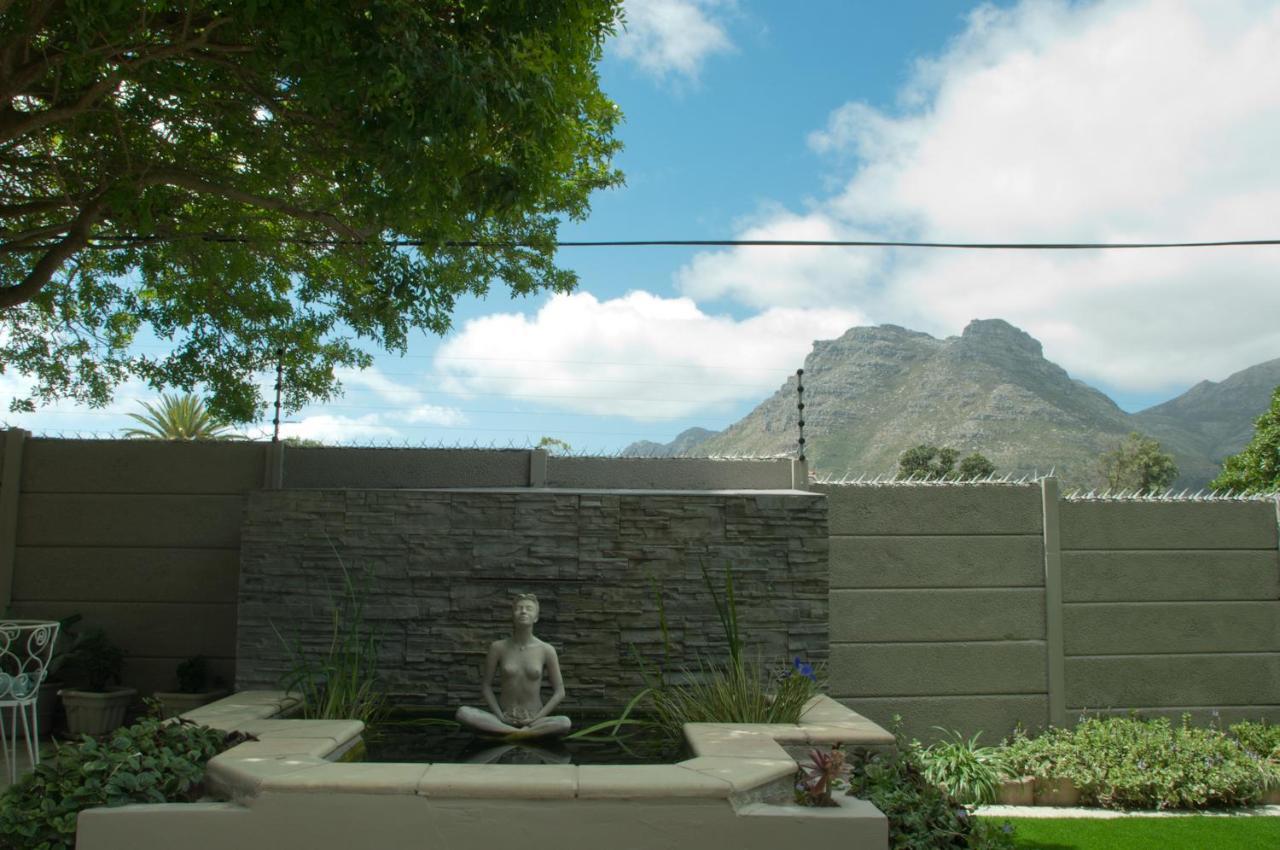 Somersby Guest House Hout Bay Esterno foto