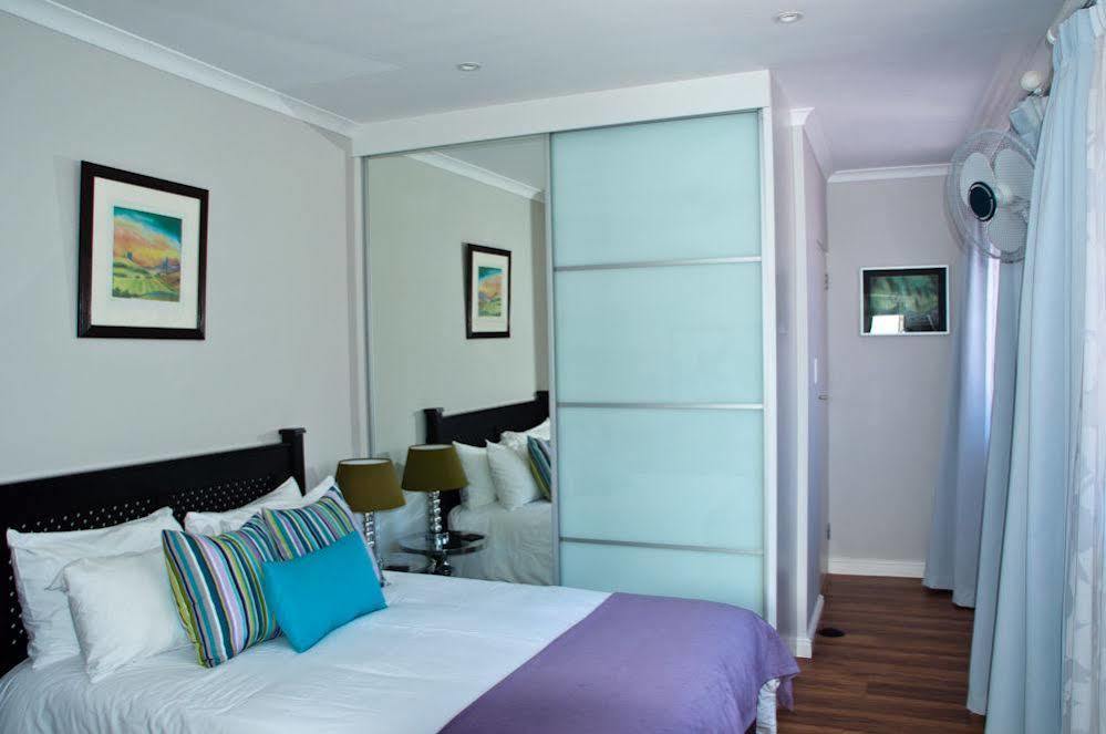 Somersby Guest House Hout Bay Esterno foto